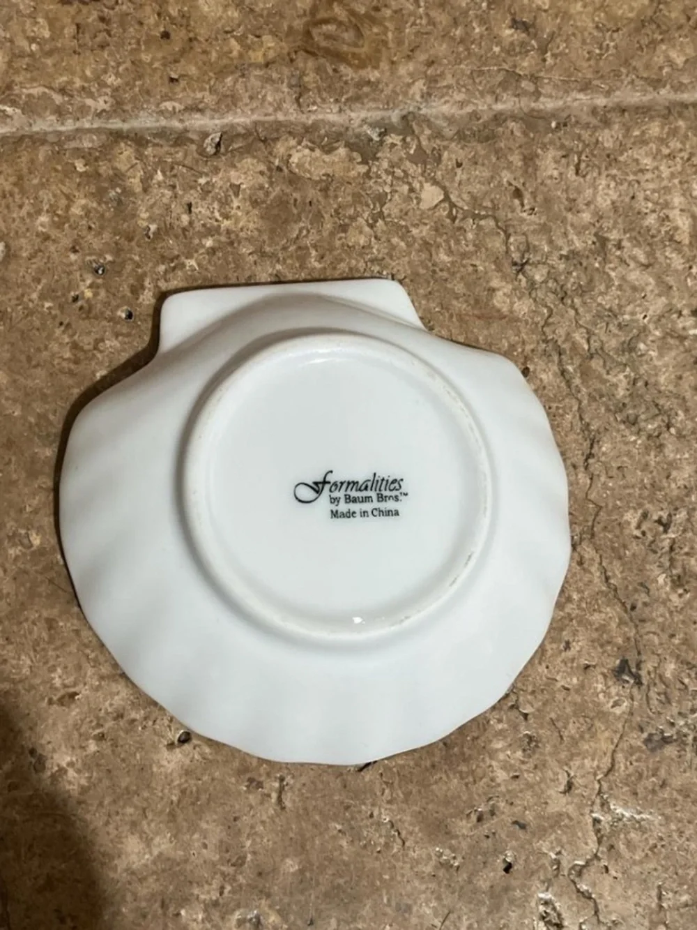 White Shell-Shaped Trinket Dish
